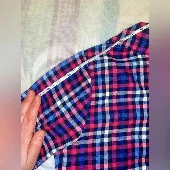 Plaid  style cotton/polyester fabric T-shirt. Great for spring 🌸 - Picture 5 of 6